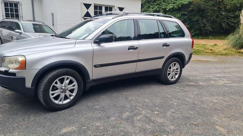 Silber Gebraucht 2005 Volvo XC90 Executive SUV | 6.499 € (Etwas zu teuer) - Bild 1/4