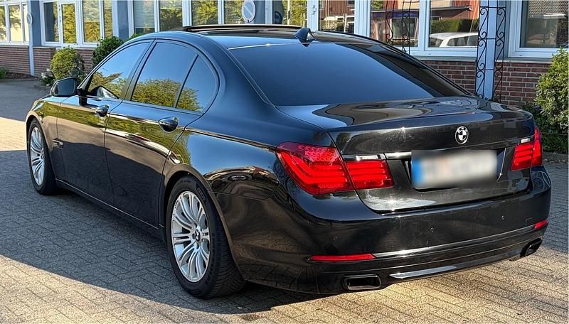 Usata BMW 730 258 CV (189 kW) 2012 Nero Berlina