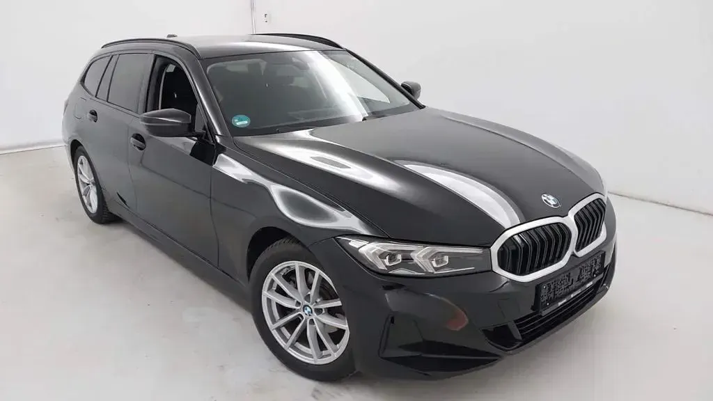 Gebraucht BMW 318 Shadowline 150 PS (110 kW) 2024 Schwarzkeine angabe Kombi