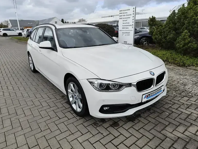 Używany BMW 320 Advantage 184 KM (135 kW) 2018 Biały Kombi