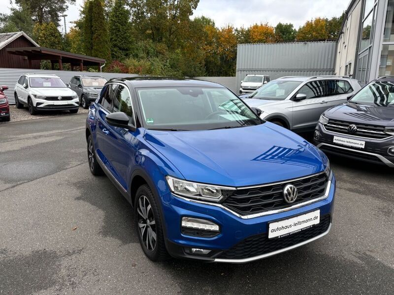 Ravennablau Gebraucht 2020 VW T-Roc Active SUV | 17.990 € (Guter Preis) - Bild 1/4