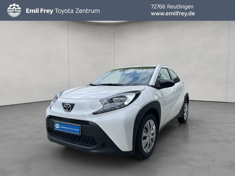 Schneeweiß Neu 2025 Toyota Aygo X-play Kleinwagen | 16.990 € - Bild 1/4