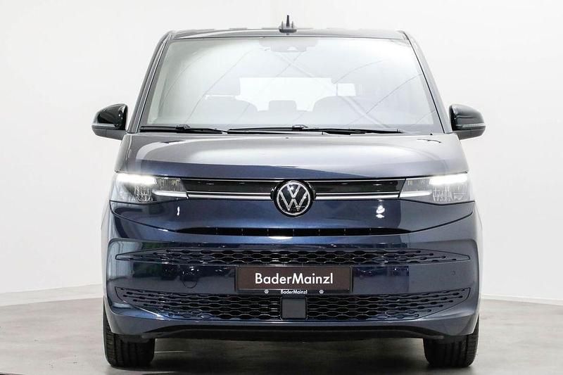 Second-hand VW Multivan Life 150 CP (110 kW) 2022 Albastru Monovolum