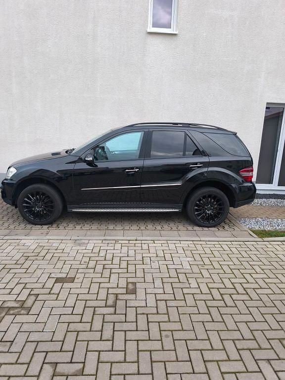 Gebraucht Mercedes ML350 272 PS (200 kW) 2006 Schwarz SUV