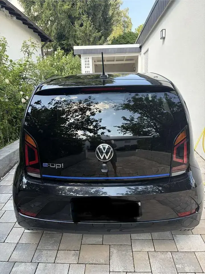 Gebraucht VW e-up! Style 61 kW (83 PS) 2022 Schwarz Kleinwagen
