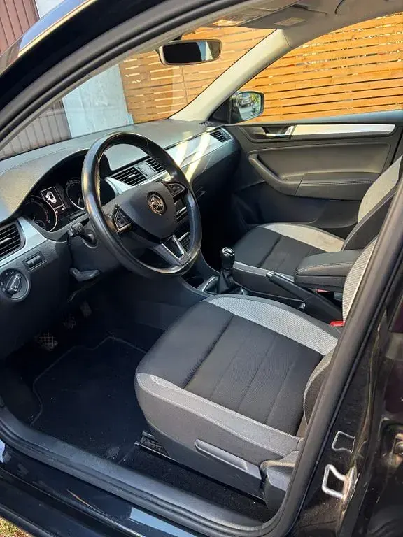 Gebraucht Skoda Rapid Ambition 95 PS (69 kW) 2019 Schwarz Kleinwagen