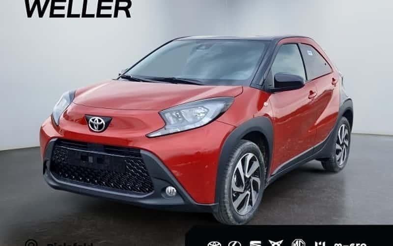 Rot Neu 2025 Toyota Aygo Team Kleinwagen | 18.590 € - Bild 1/4