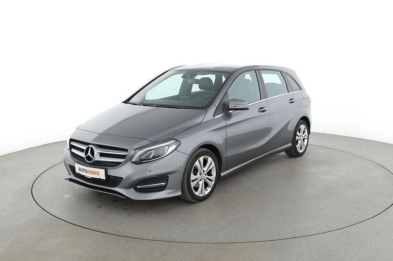 Grau Gebraucht 2018 Mercedes B180 Urban Van / Kleinbus | 16.340 € (Etwas zu teuer) - Bild 1/3