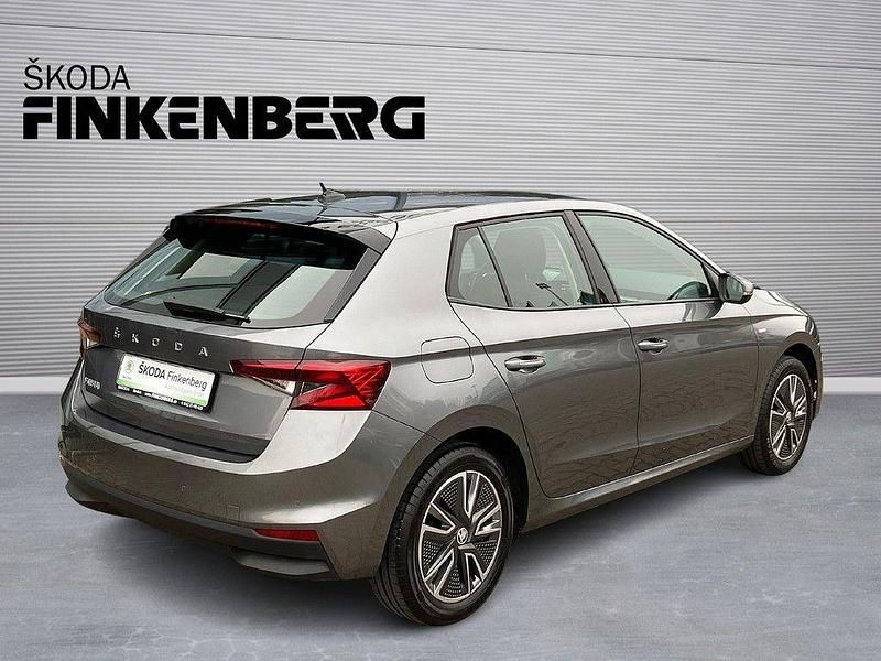 Gebraucht Skoda Fabia Tour 110 PS (80 kW) 2022 Graphitegrau metallic Limousine