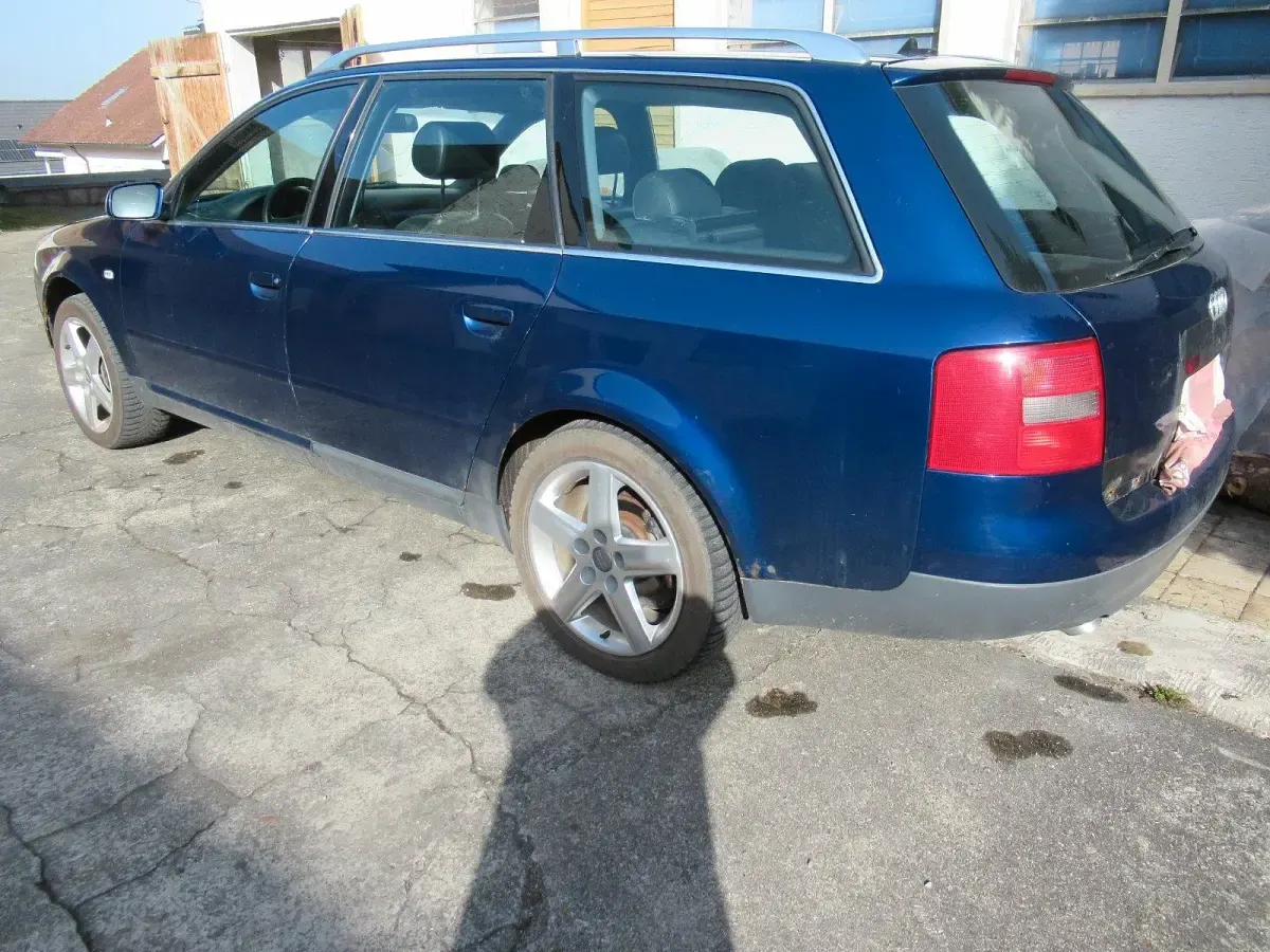 Gebraucht Audi A6 230 PS (169 kW) 2000 Blau Kombi