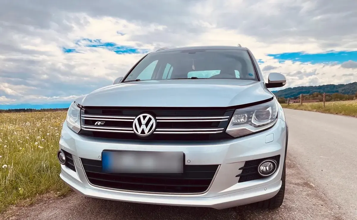 Gebraucht VW Tiguan R-line 125 PS (91 kW) 2016 Silber SUV