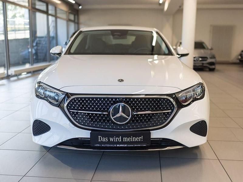 Używany Mercedes E200 Advanced 204 KM (150 kW) 2025 Biały Sedan/Limuzyna