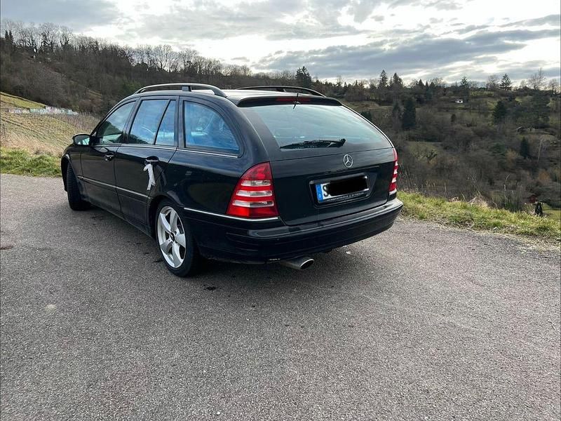 Gebraucht Mercedes C320 Avantgarde 218 PS (160 kW) 2004 Schwarz Limousine