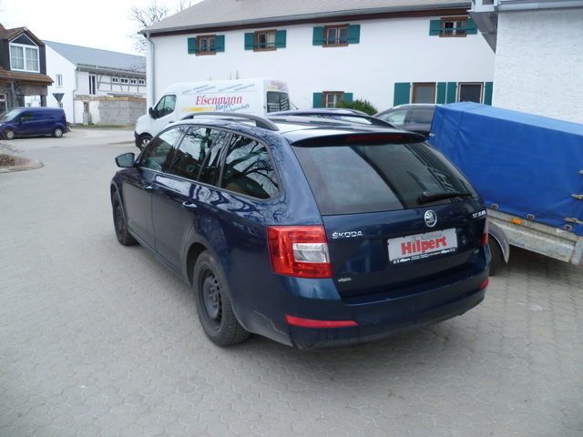 Gebraucht Skoda Octavia Ambition 105 PS (77 kW) 2013 Blau metallic Kombi
