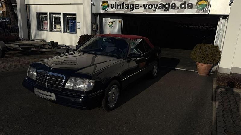 Gebraucht Mercedes 200 136 PS (100 kW) 1997 Blau Cabrio