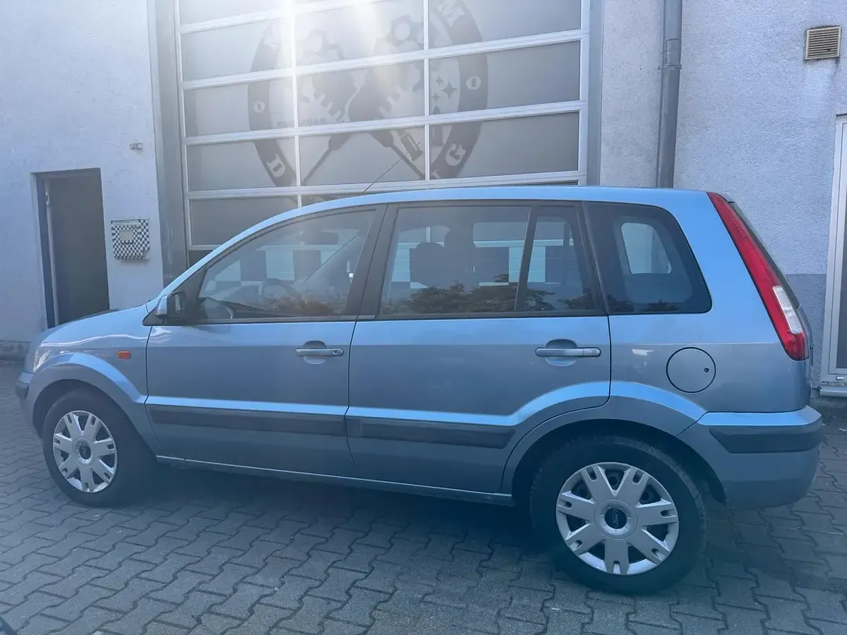 Gebraucht Ford Fusion 100 PS (73 kW) 2007 Blau Kleinwagen