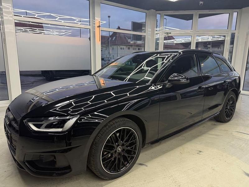 Gebraucht Audi A4 Sport 163 PS (119 kW) 2022 Schwarz Kombi