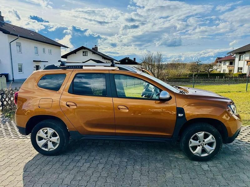 Gebraucht Dacia Duster Comfort 114 PS (83 kW) 2018 Orange SUV