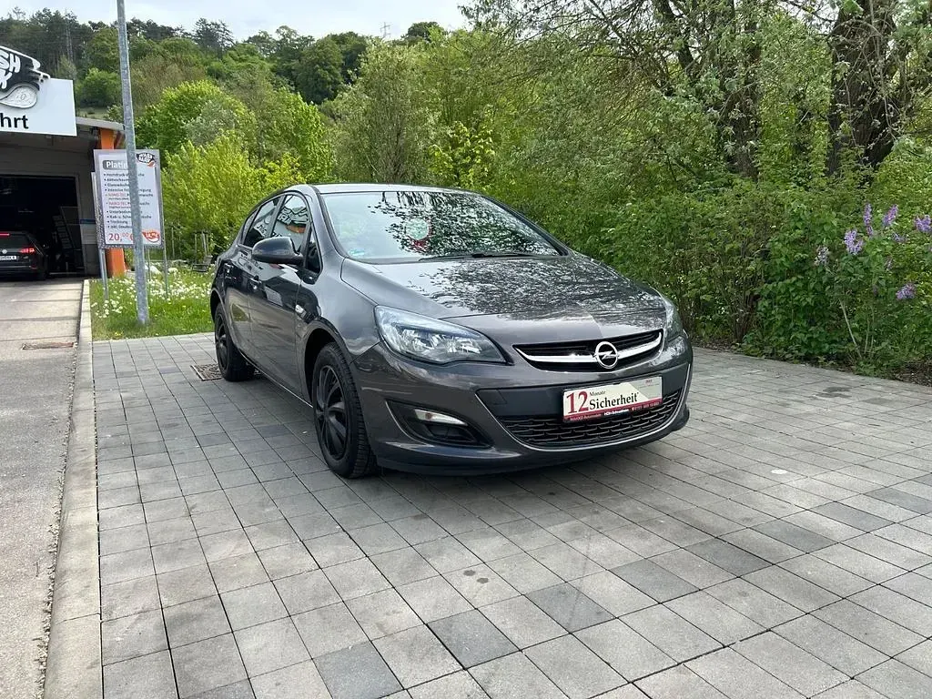 Gebraucht Opel Astra Active 140 PS (102 kW) 2013 Grau Limousine