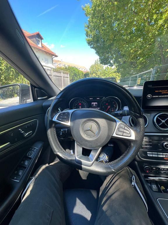 Schwarz Gebraucht 2016 Mercedes CLA220 Shooting Brake Kombi | 16.900 € (Fairer Preis) - Bild 1/4