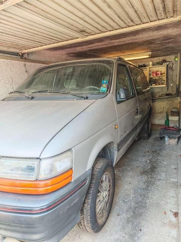 Gebraucht Chrysler Voyager 150 PS (110 kW) 1991 Silber Van / Kleinbus
