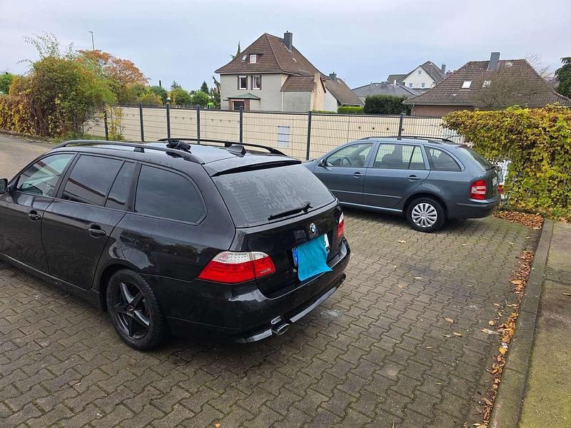 Gebraucht BMW 520 Exclusive 177 PS (130 kW) 2010 Schwarz Kombi