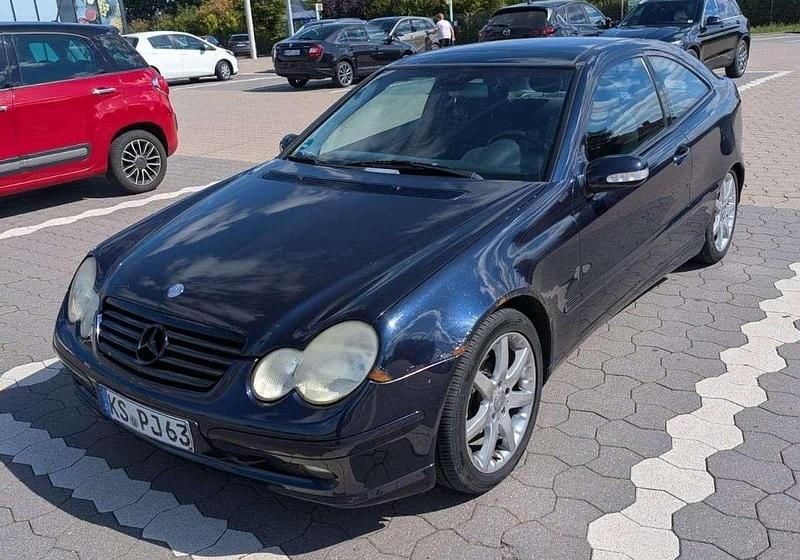 Blau Gebraucht 2002 Mercedes C200 Coupé | 1.000 € (Superpreis) - Bild 1/4
