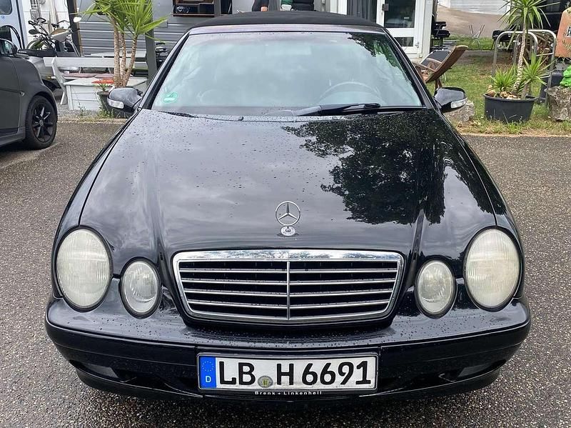 Schwarz Gebraucht 2002 Mercedes CLK200 Elegance Cabrio | 3.000 € (Superpreis) - Bild 1/4