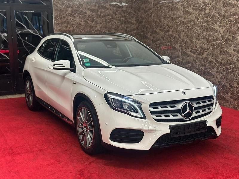 Weiß Gebraucht 2019 Mercedes GLA200 SUV | 23.790 € - Bild 1/4