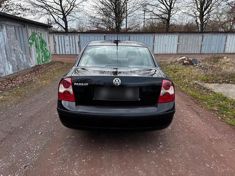 Gebraucht VW Passat 102 PS (75 kW) 2001 Schwarz Limousine