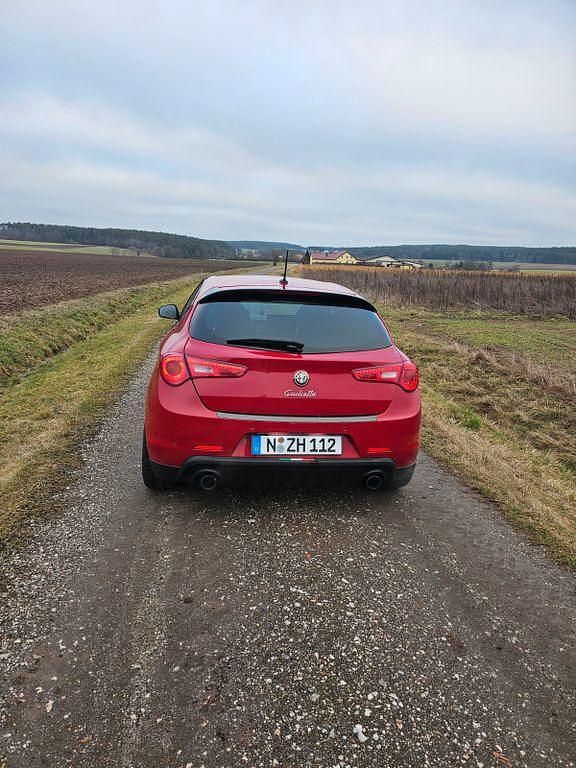 Gebraucht Alfa Romeo Giulietta Veloce 241 PS (177 kW) 2015 Rot Kleinwagen