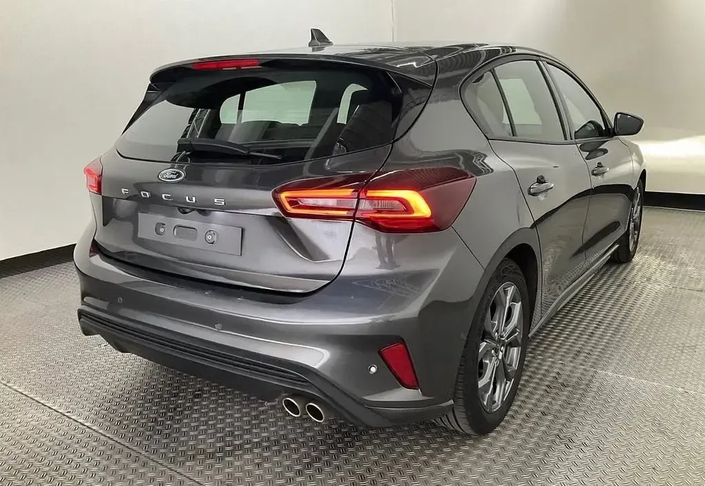 Used Ford Focus ST-Line 125 HP (91 kW) 2024 Grey Sedan