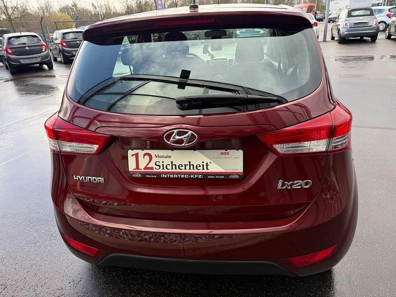 Gebraucht Hyundai ix20 Edition 90 PS (66 kW) 2016 Violet Kleinwagen