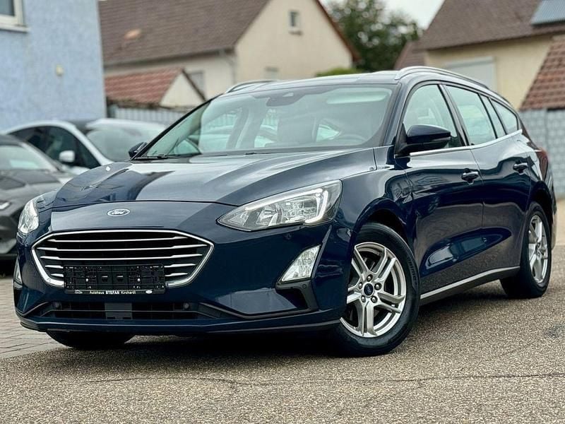 Gebraucht Ford Focus Cool & Connect 120 PS (88 kW) 2020 Blau Limousine
