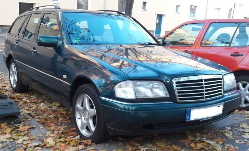 Grün Gebraucht 1997 Mercedes C230 Elegance Kombi | 3.400 € (Fairer Preis) - Bild 1/4