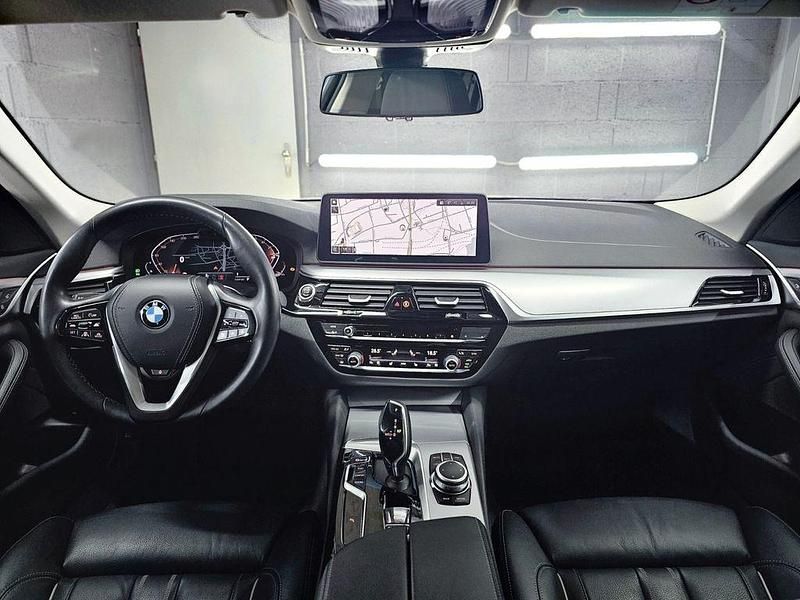 Gebraucht BMW 530 Sport Line 286 PS (210 kW) 2022 Schwarz Kombi