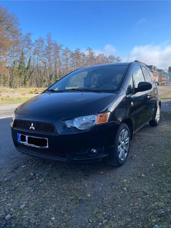 Gebraucht Mitsubishi Colt Invite 95 PS (69 kW) 2011 Schwarz Kleinwagen