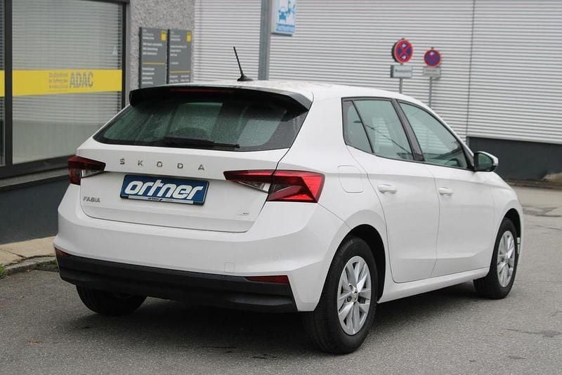 Gebraucht Skoda Fabia 65 PS (47 kW) 2023 Weiß Kleinwagen