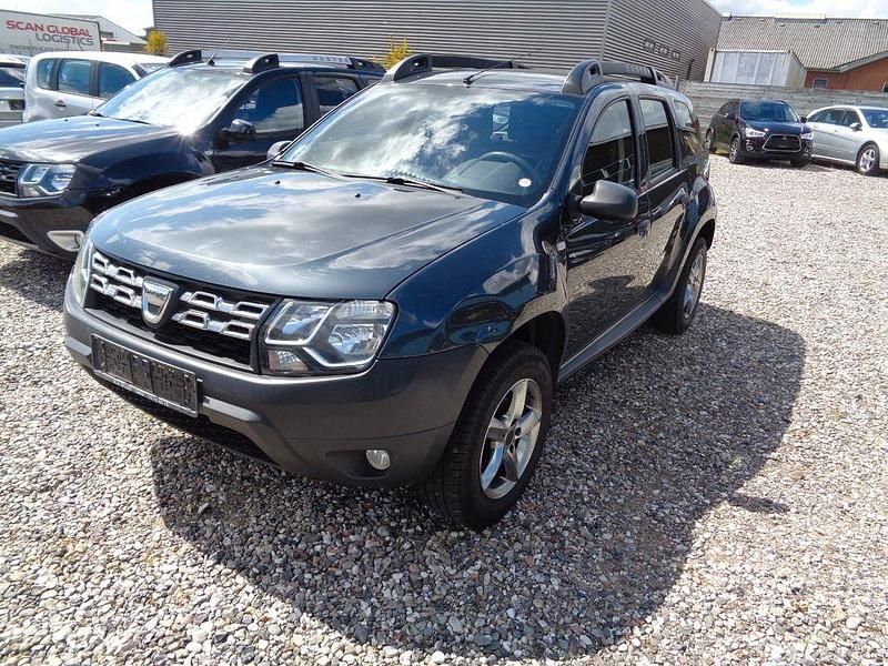Grau Gebraucht 2016 Dacia Duster Ambiance SUV | 5.300 € (Guter Preis) - Bild 1/4