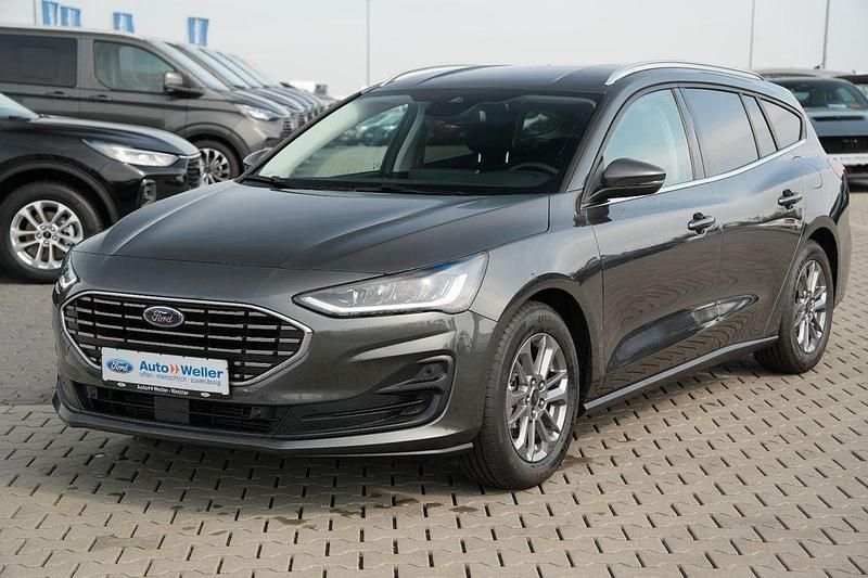 Gebraucht Ford Focus Titanium 125 PS (91 kW) 2024 Grau Limousine