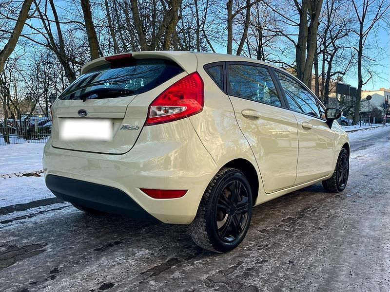 Gebraucht Ford Fiesta 96 PS (70 kW) 2009 Grün Kleinwagen