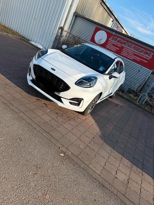 Weiß Gebraucht 2020 Ford Puma ST-Line Kleinwagen | 13.900 € (Fairer Preis) - Bild 1/4