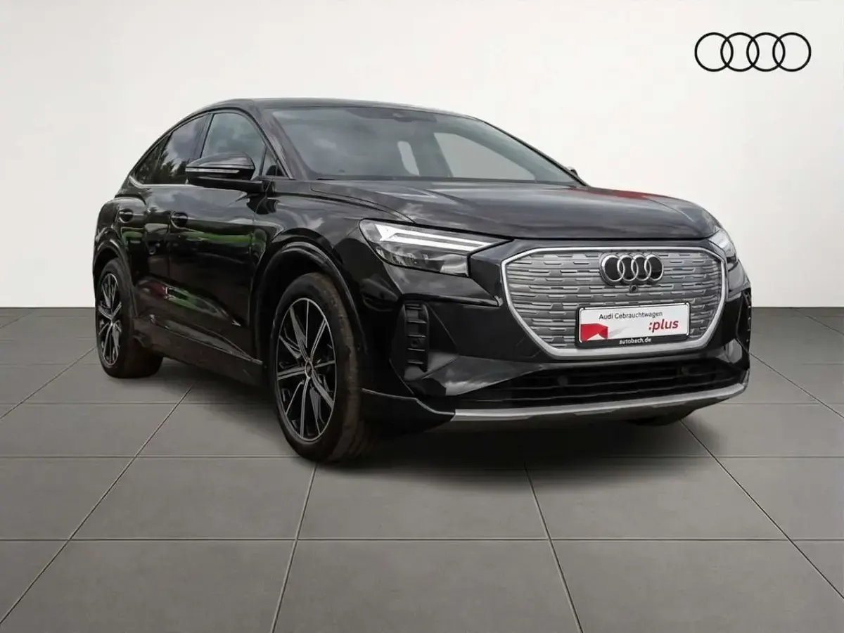 Gebraucht Audi Q4 e-tron 219 kW (299 PS) 2023 Mythosschwarz metallic SUV