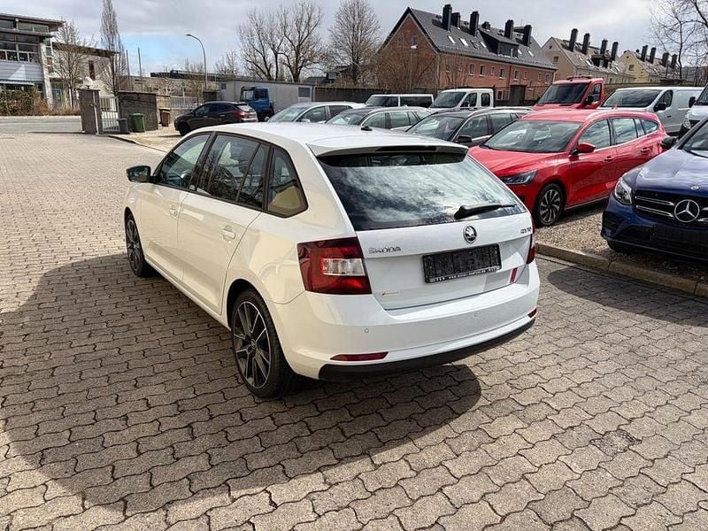 Gebraucht Skoda Rapid Active 90 PS (66 kW) 2016 Weiß Kleinwagen
