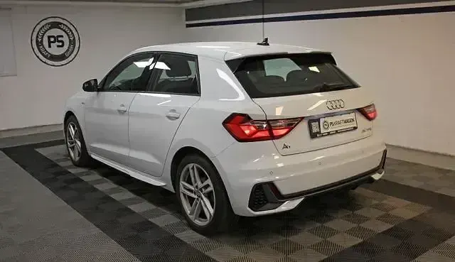 Używany Audi A1 S-Line 150 KM (110 kW) 2020 Biały SUV