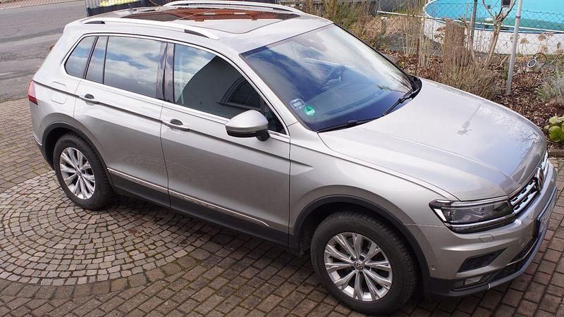 Gebraucht VW Tiguan 190 PS (139 kW) 2019 Silber SUV