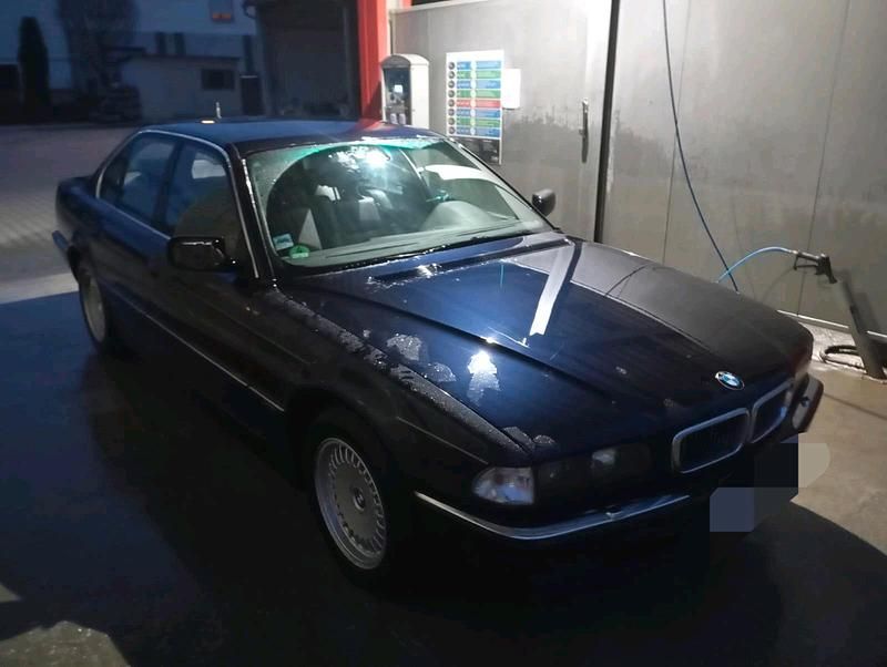 Gebraucht BMW 735 235 PS (172 kW) 1997 Blau Limousine