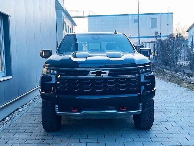 Neu Chevrolet Silverado 309 PS (227 kW) 2025 Schwarz SUV