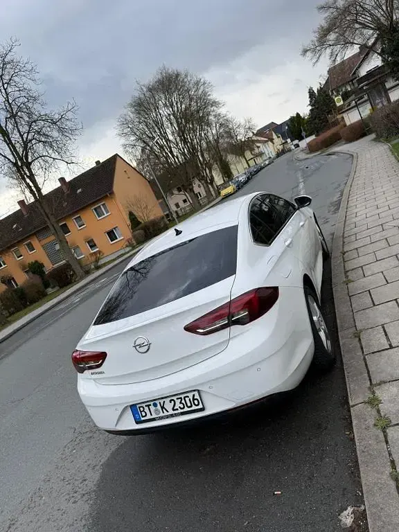 Gebraucht Opel Insignia Ultimate 170 PS (125 kW) 2019 Weiß Limousine