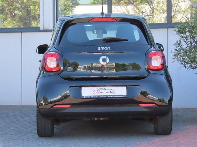 Gebraucht Smart ForFour Electric Drive 60 kW (82 PS) 2021 Schwarz Limousine